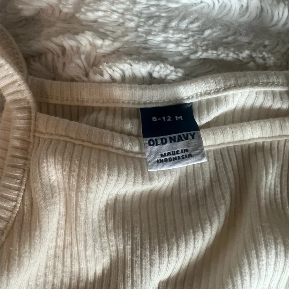 Old Navy Bundle 6-12 Months